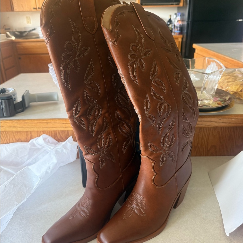 Brown Leather Embroidered Women's Boots